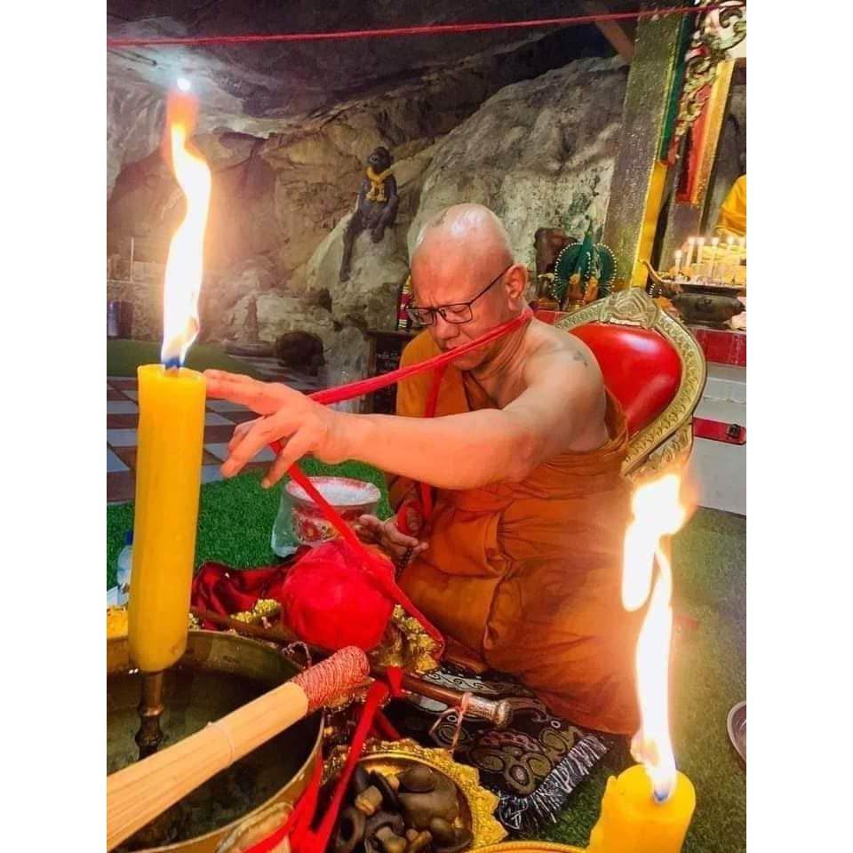 Master Phra Ajahn Prasoot’s First Edition 'Gajab Luk Oil' – Enhance Charm, Prosperity, and Business Success - One-Sake.com