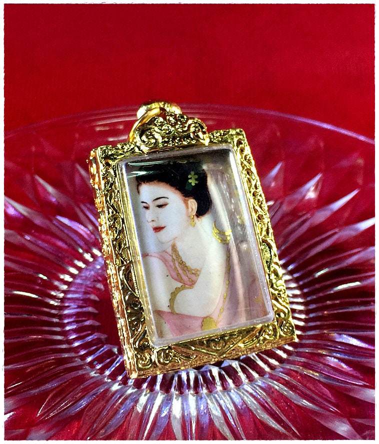 Prai Mae Kummon Millionaire Locket – Sacred Amulet for Wealth, Love & Divine Favor Unlock Cosmic Fortune, Passionate Love & Spiritual Power - One-Sake.com